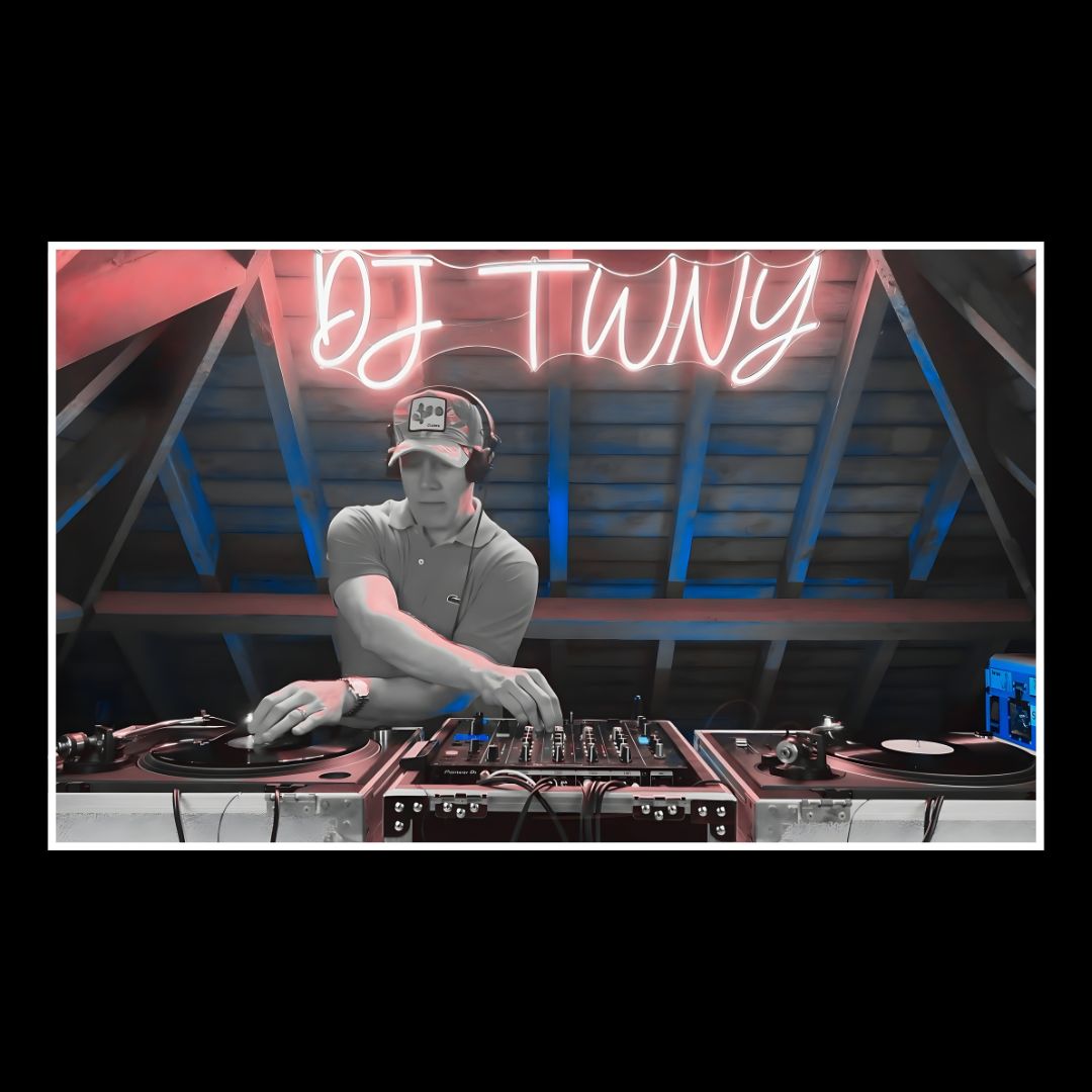 DJ Twinny - UK Garage DJ and Garage Tape Packs resident