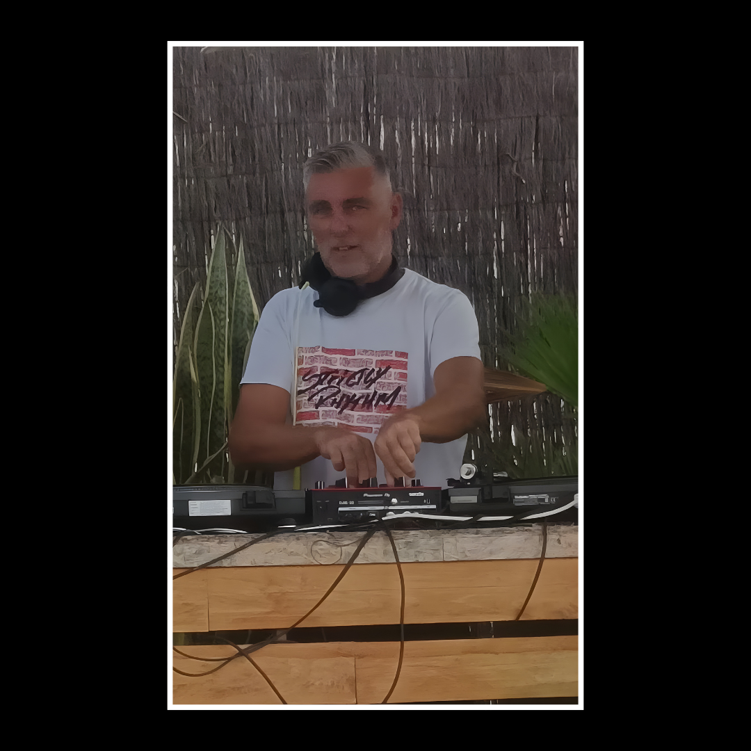 Jon Fernandez - UK Garage DJ and Garage Tape Packs resident